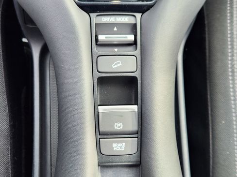 Used 2023 Honda HR-V LX image 21