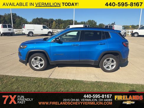 Used 2023 Jeep Compass Latitude w/ Convenience Group image 2