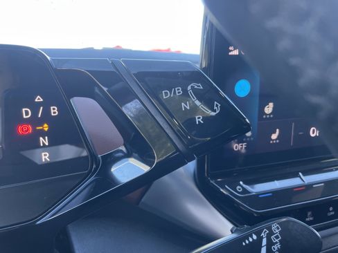 Certified 2021 Volkswagen ID.4 Pro S w/ Gradient Package image 29