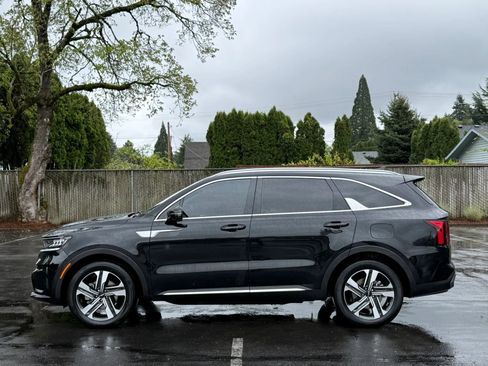 Used 2023 Kia Sorento EX image 2