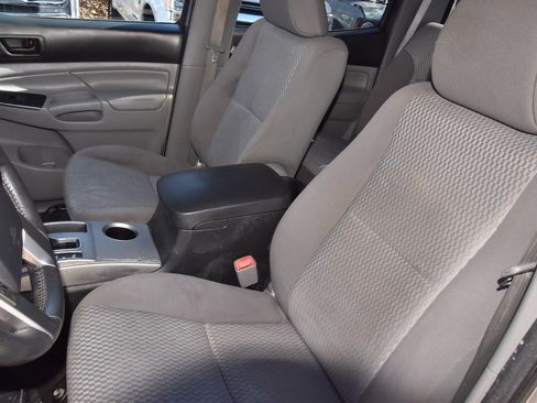 Used 2014 Toyota Tacoma PreRunner w/ SR5 Package image 30