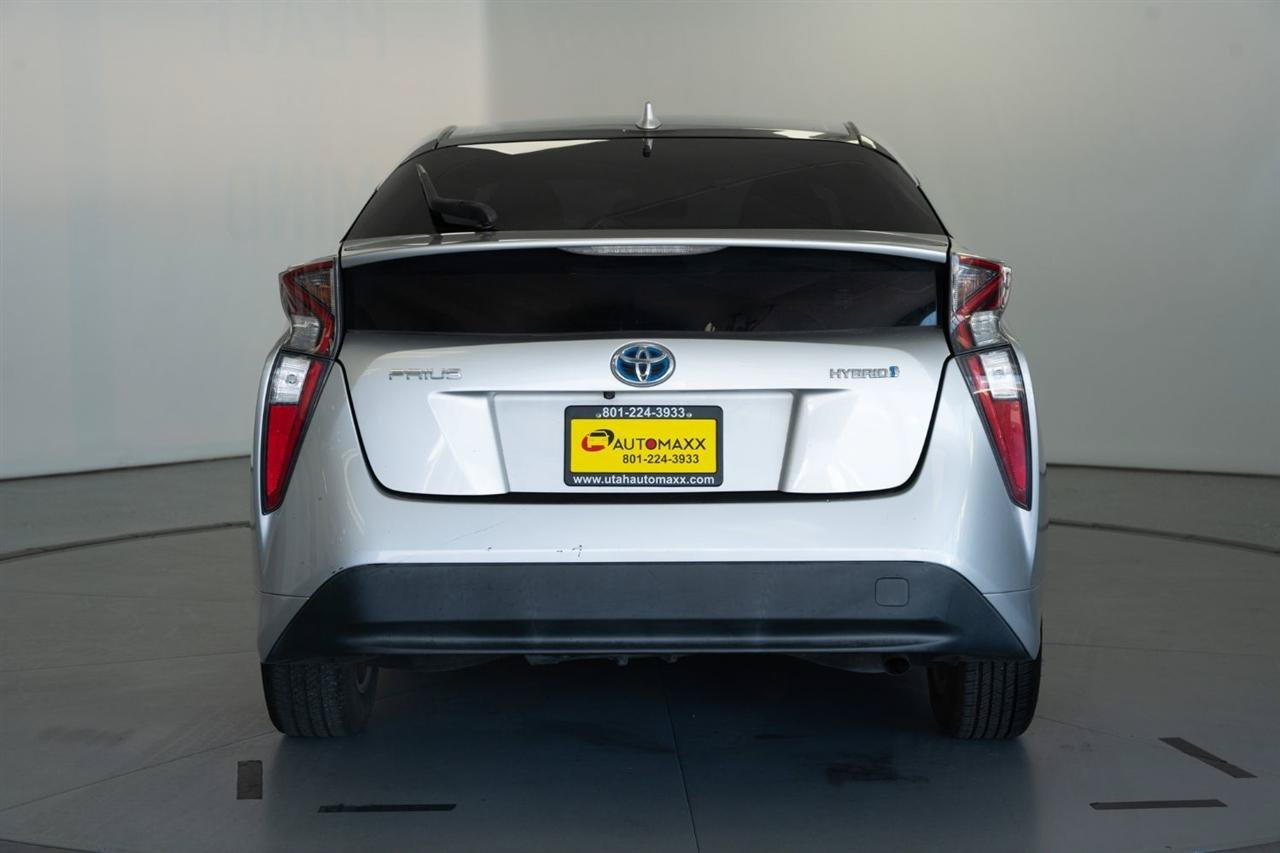 Used 2017 Toyota Prius Three w/ Carpet Mat Package FWD image 7