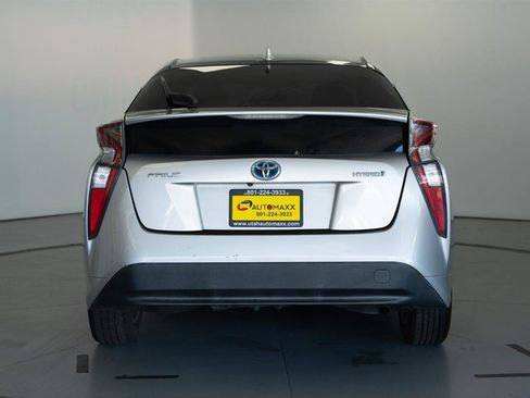 Used 2017 Toyota Prius Three w/ Carpet Mat Package FWD image 7