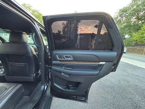 Used 2017 Ford Explorer Limited image 25
