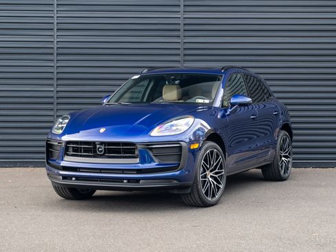 Certified 2026 Porsche Macan AWD/4WD image 1