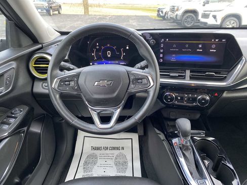 Used 2024 Chevrolet Trax ACTIV w/ Sunroof Package image 10