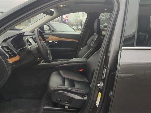 Certified 2023 Volvo XC90 B6 Plus w/ Protection Package Premier image 7