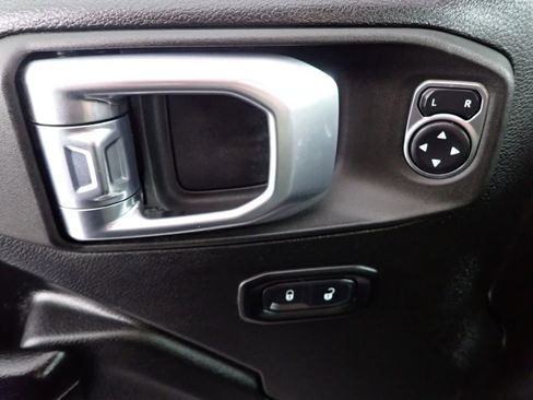 Used 2021 Jeep Wrangler Unlimited Sport image 22