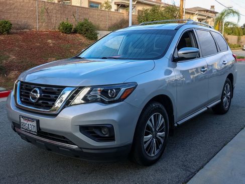 Used 2020 Nissan Pathfinder S image 8