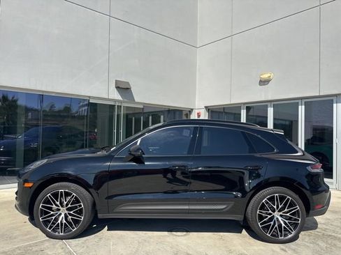 Used 2023 Porsche Macan AWD/4WD image 4
