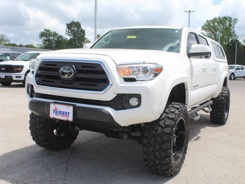 Used 2019 Toyota Tacoma SR5 image 5