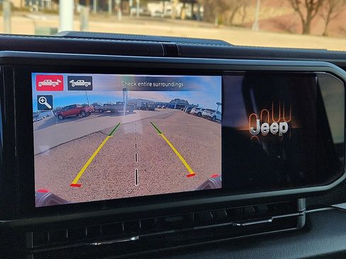 Used 2024 Jeep Gladiator Rubicon w/ Technology Group image 8