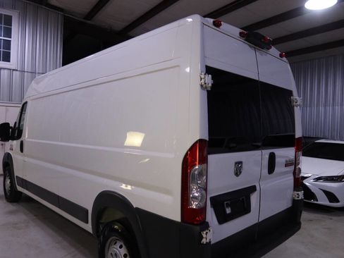 Used 2018 RAM ProMaster 2500 FWD image 3