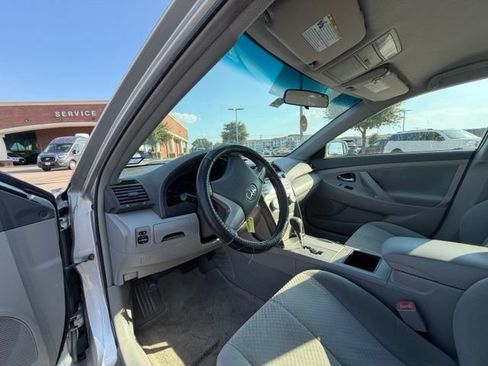 Used 2009 Toyota Camry FWD image 10