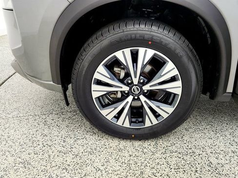 Used 2021 Nissan Rogue SV FWD image 9