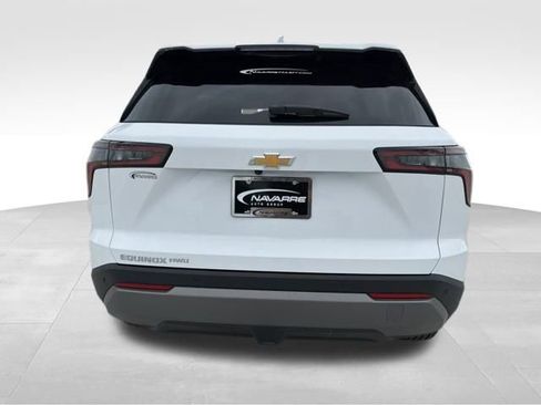 New 2026 Chevrolet Equinox LT w/ Convenience Package II AWD/4WD image 8