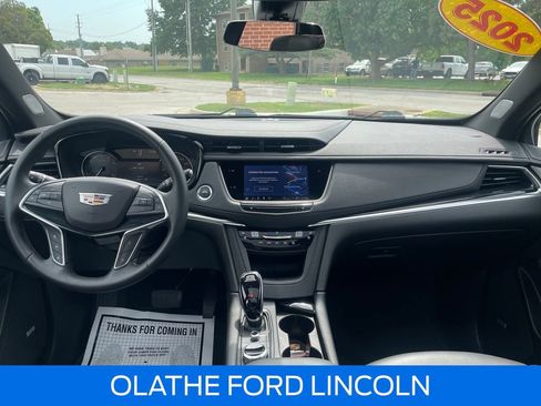 Used 2025 Cadillac XT5 Premium Luxury AWD/4WD image 15