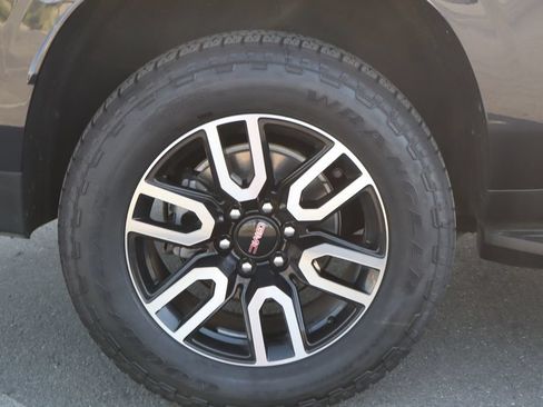 Used 2023 GMC Yukon XL AT4 w/ Max Trailering Package AWD/4WD image 11