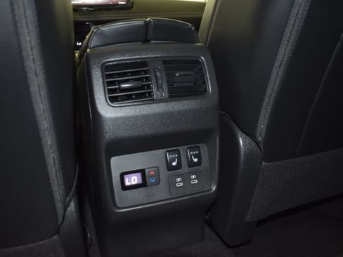 Certified 2026 Nissan Rogue Platinum w/ Platinum Premium Package AWD/4WD image 32