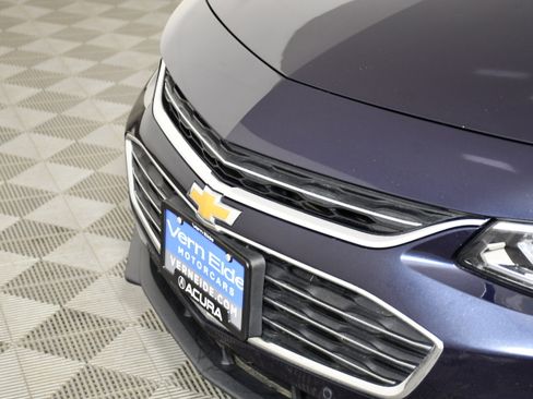Used 2017 Chevrolet Malibu Hybrid w/ Leather Package FWD image 11