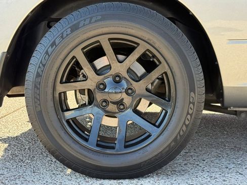 Used 2012 RAM 1500 Express RWD image 25