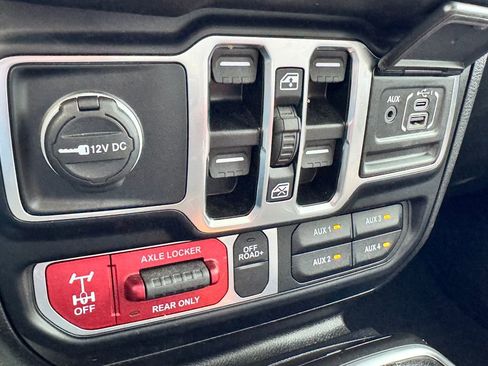 Used 2024 Jeep Wrangler Unlimited Sport AWD/4WD image 22