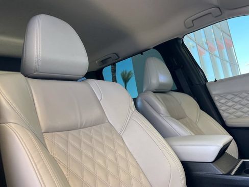 Used 2023 Mitsubishi Outlander SEL FWD image 20