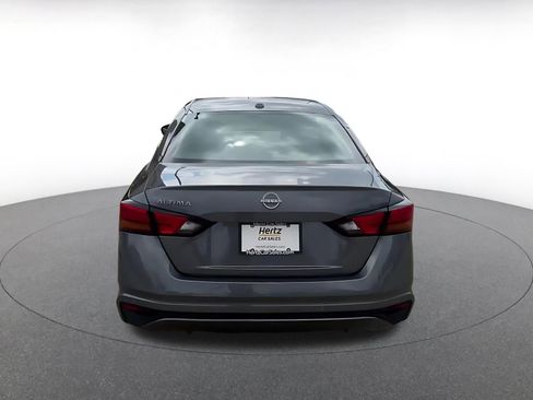 Used 2025 Nissan Altima 2.5 SV FWD image 14