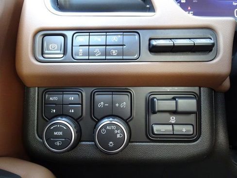 Used 2023 Chevrolet Tahoe High Country image 27