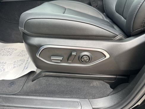 New 2025 Jeep Wagoneer L Series II w/ Convenience Group I AWD/4WD image 69