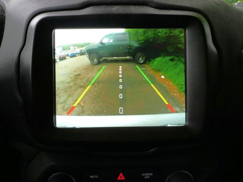 Used 2021 Jeep Renegade Trailhawk w/ Trailer Tow Group AWD/4WD image 24