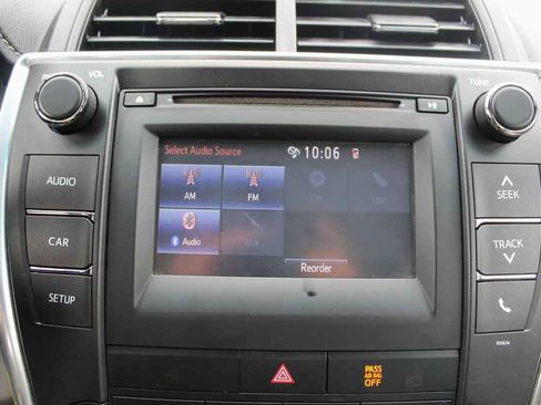 Used 2016 Toyota Camry LE image 18