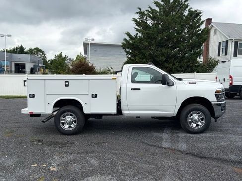 New 2026 RAM 2500 Tradesman w/ Chrome Appearance Group AWD/4WD image 9