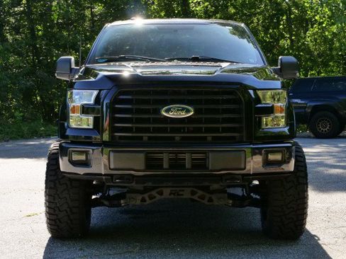 Used 2017 Ford F150 XLT w/ Equipment Group 302A Luxury AWD/4WD image 5