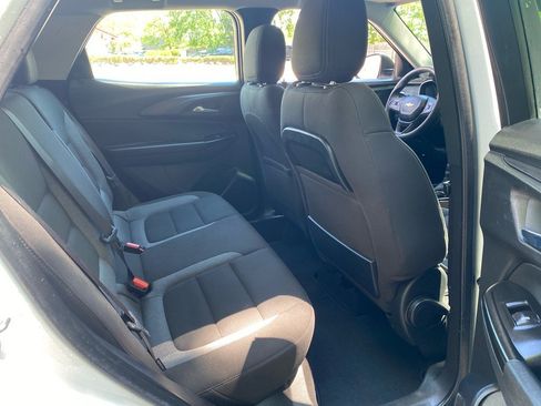 Used 2022 Chevrolet TrailBlazer LS FWD image 19