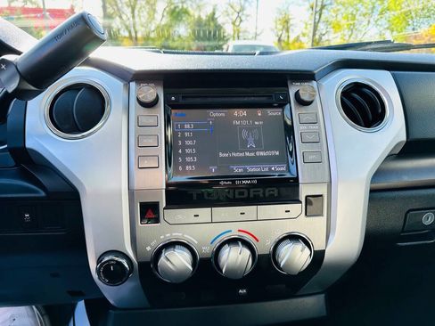Used 2015 Toyota Tundra SR5 AWD/4WD image 12