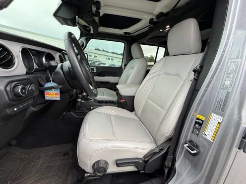 Used 2021 Jeep Wrangler Unlimited Sahara AWD/4WD image 11