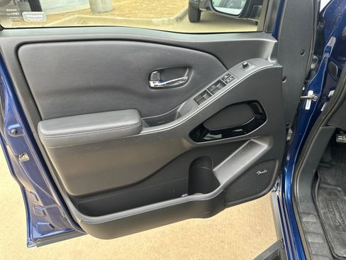 Used 2022 Nissan Frontier PRO-4X w/ Pro-4X Premium Package image 10