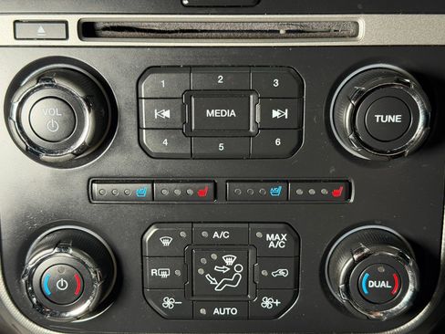 Used 2017 Ford Expedition Limited w/ Equipment Group 301A RWD image 35