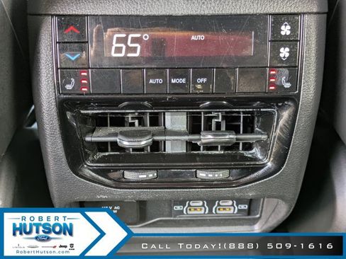 Used 2025 Jeep Grand Cherokee L Limited w/ Luxury Tech Group II AWD/4WD image 15