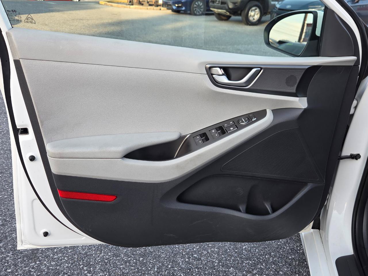 Used 2020 Hyundai Ioniq Blue FWD image 16