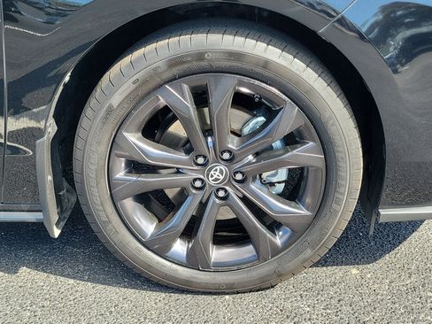 Used 2025 Toyota Sienna XSE image 7