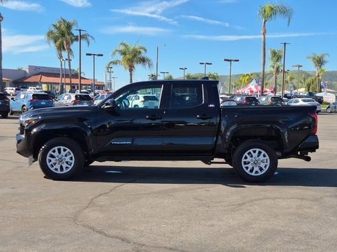 Used 2025 Toyota Tacoma SR5 image 9