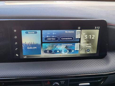 Used 2025 Nissan Kicks SR FWD image 21