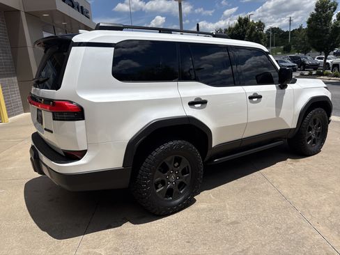 Used 2024 Lexus GX 550 AWD/4WD image 17