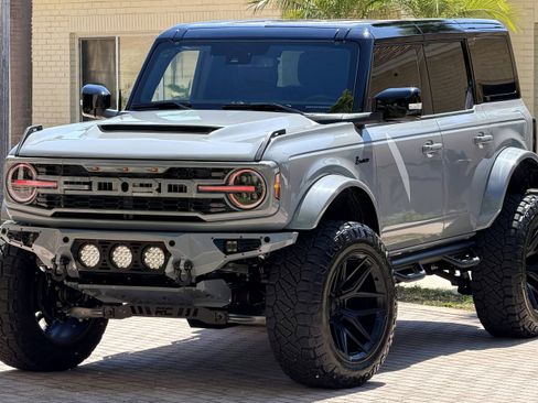 Used 2026 Ford Bronco Outer Banks AWD/4WD image 1