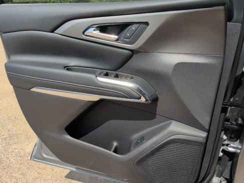 New 2026 Chevrolet Traverse LT w/ Midnight/Sport Edition FWD image 16