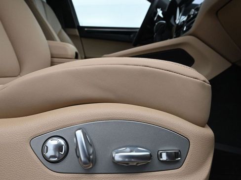 Used 2026 Porsche Macan image 15