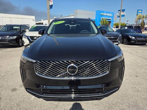 Used 2025 Volvo XC90 B5 Core w/ Climate Package image 21