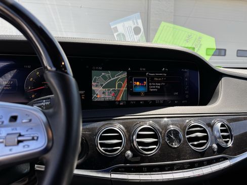 Used 2020 Mercedes-Benz S 560 Sedan image 31